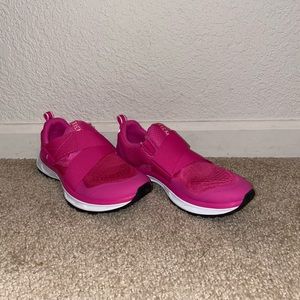 TIEM Slipstream cycling shoes- Vivid Pink